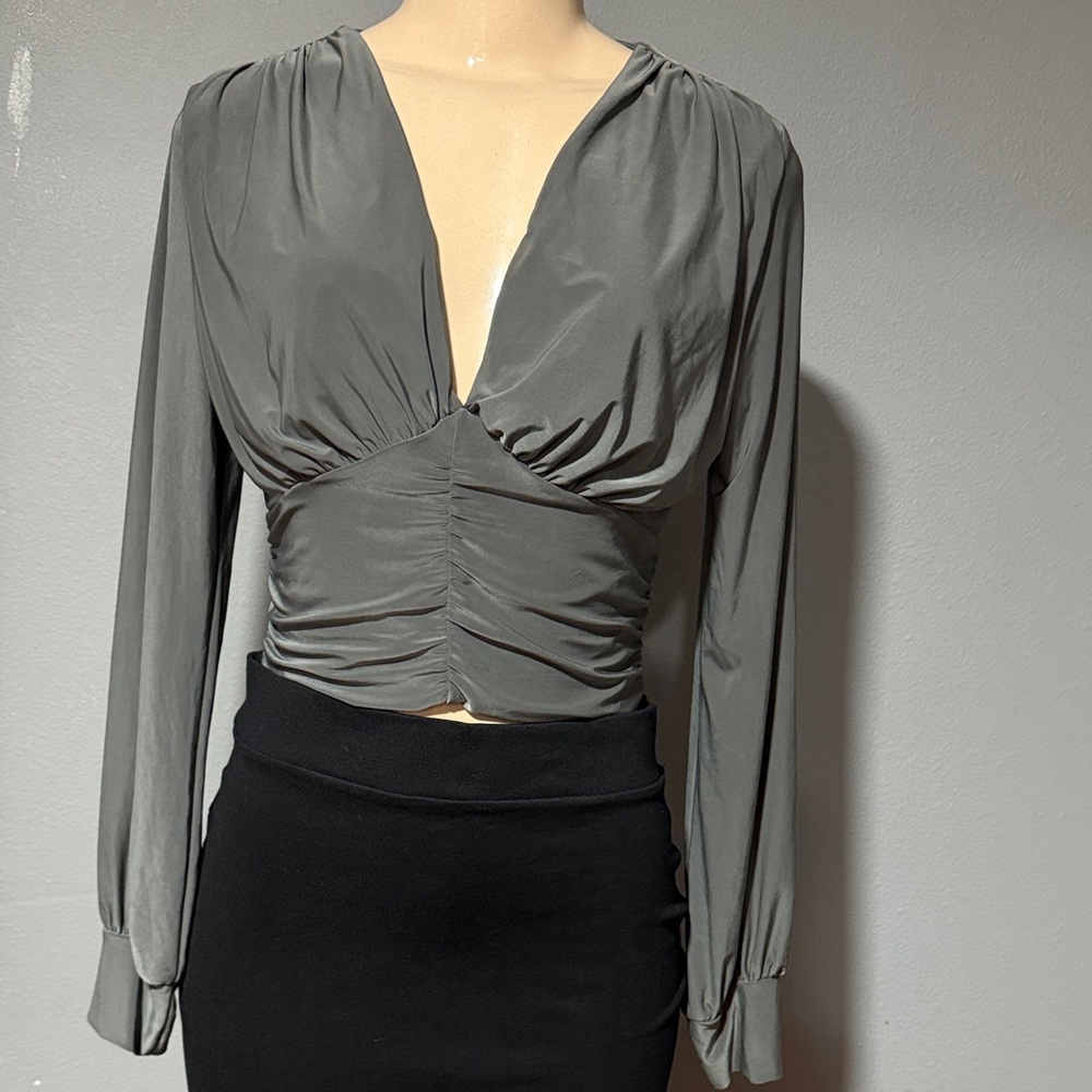 Ruched V-Neck Long Sleeve Crop Blouse in Slate Gray